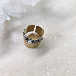 RING - Brass texturized Ring with Pyrite and Pearl - R-1126