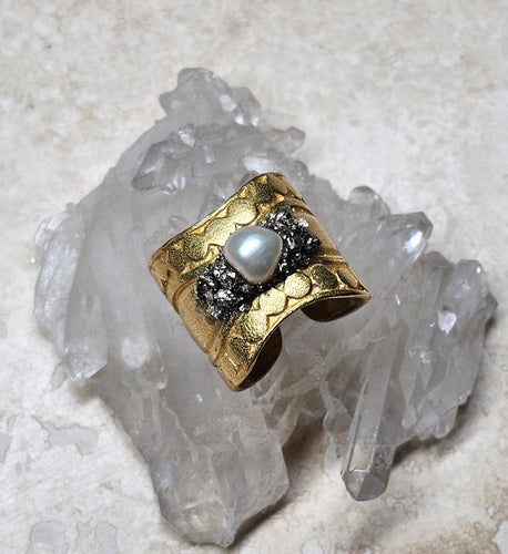RING - Brass texturized Ring with Pyrite and  Pearl - R-1129