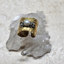 Load image into Gallery viewer, RING - Brass texturized Ring with Pyrite and  Pearl - R-1129