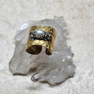 RING - Brass texturized Ring with Pyrite and  Pearl - R-1129