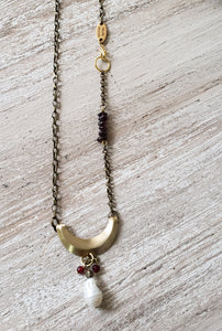 NECKLACE - Brass moon necklace with Freshwater Pearl - NEC-1493