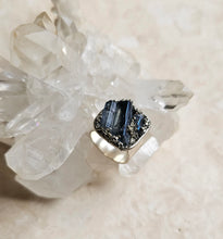 Load image into Gallery viewer, RING - R-1017 Silver
