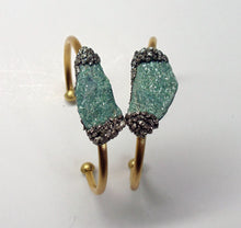 Load image into Gallery viewer, BRACELET -  Brass cuff with Fuchsita stone        BR-216