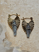 Load image into Gallery viewer, Earring - Textured triangle hoop with kyanite stones - EAR-488