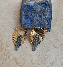 Load image into Gallery viewer, Earring - Textured triangle hoop with kyanite stones - EAR-488