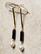 Load image into Gallery viewer, Earring - Dangle earring with Onyx tube stone  and white Pearl  - EAR-492