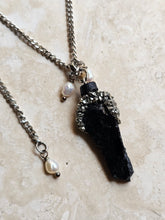 Load image into Gallery viewer, NECKLACE - Raw Black turmaline with pyrite , pearl and leather - NEC-1565