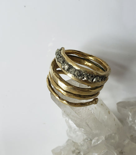 RING - Gold plated spiral ring with Pyrite stones _ R-1097 Pyrite