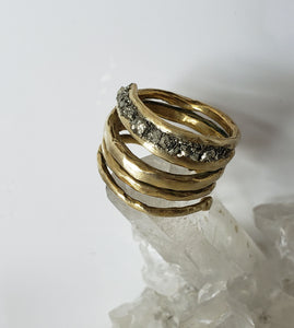 RING - Gold plated spiral ring with Pyrite stones _ R-1097 Pyrite