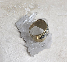 Load image into Gallery viewer, RING - Brass texturized ring with Pyrite stones - R- 1122