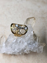 Load image into Gallery viewer, RING - Brass oval tree ring with pearl - R-1154