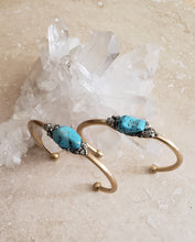 Load image into Gallery viewer, BRRACELET - BRASS CUFF WITH TURQUOISE STONE -   STYLE   BR-138