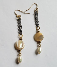 Load image into Gallery viewer, EARRING -EAR-363 - Dangle Earring with Mother Pearl and Fresh Pearl