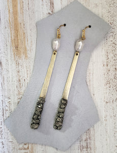 EARRING - Brass flat earring with Pyrite stones and freshwater pearl -  EAR 425