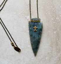Load image into Gallery viewer, NECKLACE - NEC-1501 - Green Agate Arrowhead Pendant