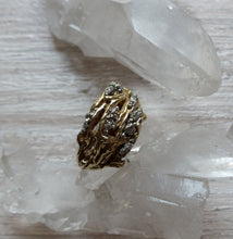 Load image into Gallery viewer, RING - Brass texturized ring with Pyrite stones - R- 1078