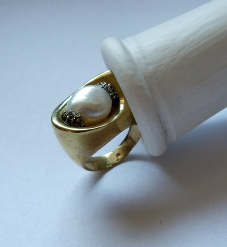 RING - Brass ring with organic white pearl - R-1081