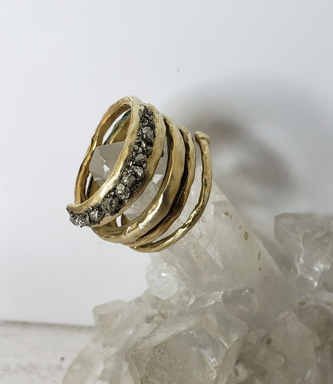 RING - Brass spiral rind with raw Pyrite stones  -  R-1097